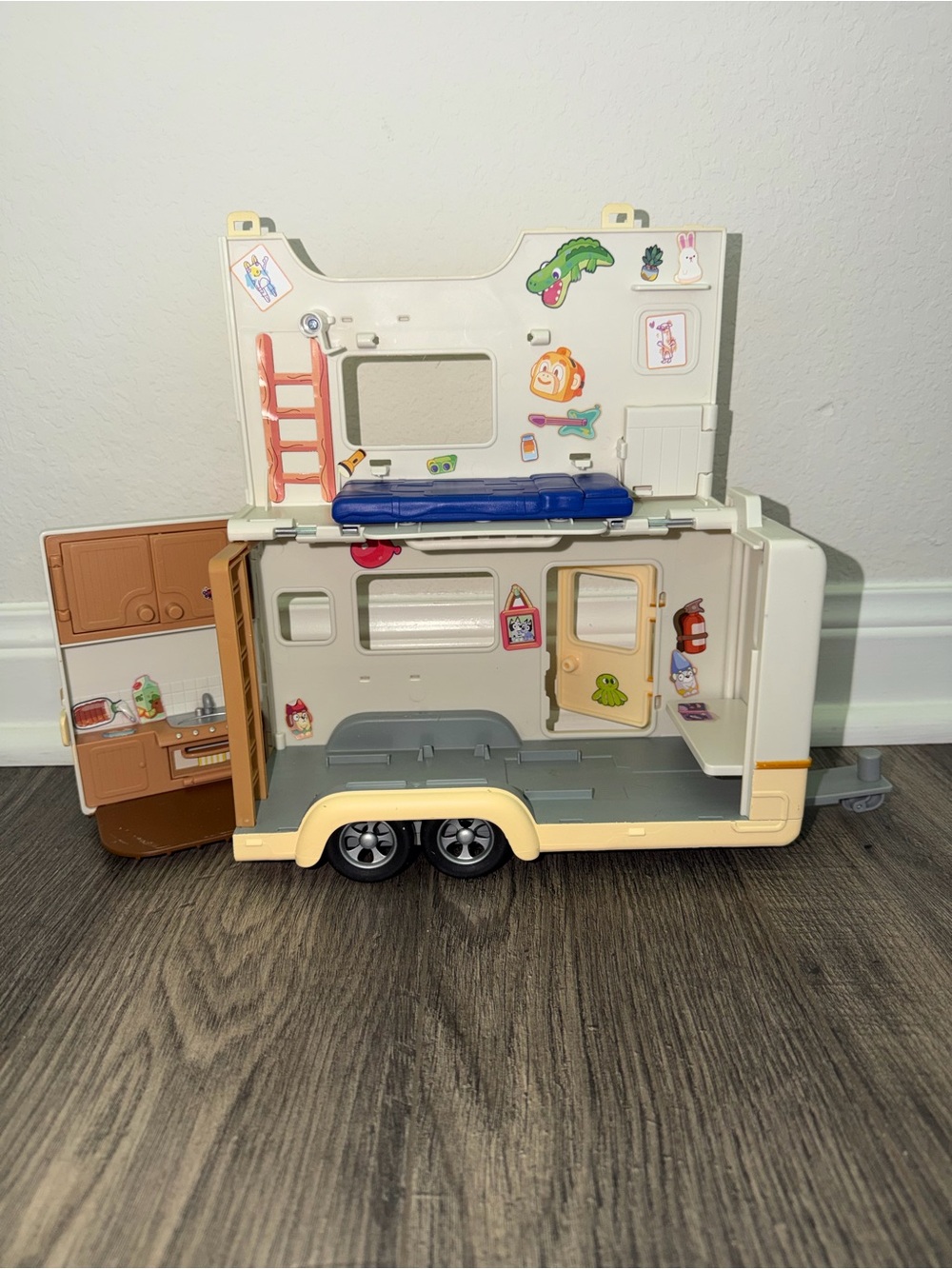 Children's Convertible Play Camper Toy - Cream & Blue